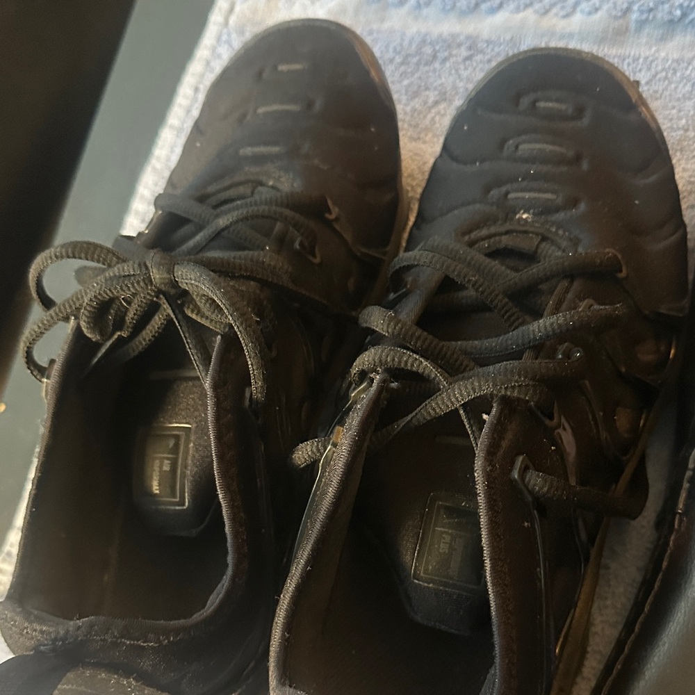 Men's Black Sneakers